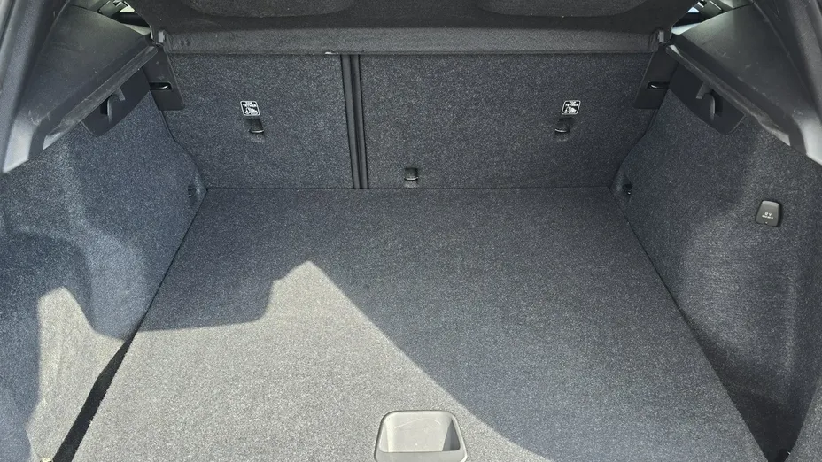 VOLVO XC40 -