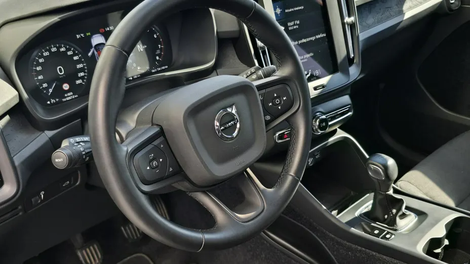 VOLVO XC40 -