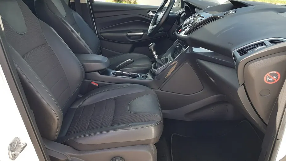 FORD Kuga -