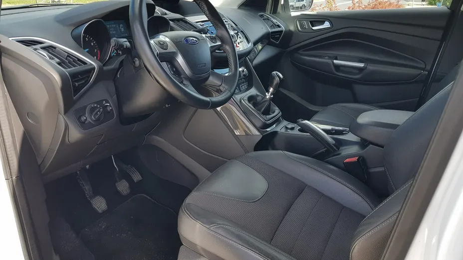 FORD Kuga -