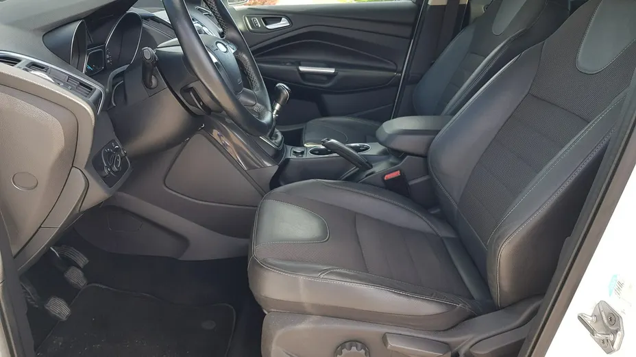FORD Kuga -