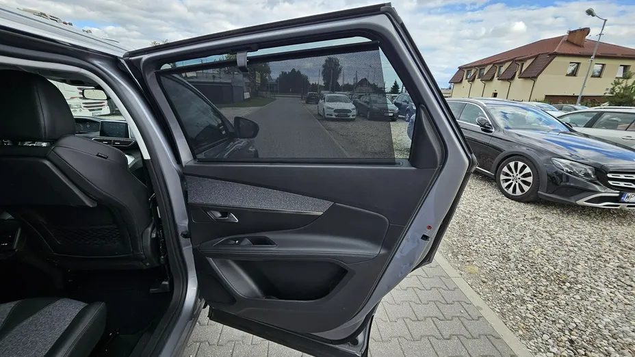 PEUGEOT 5008 -