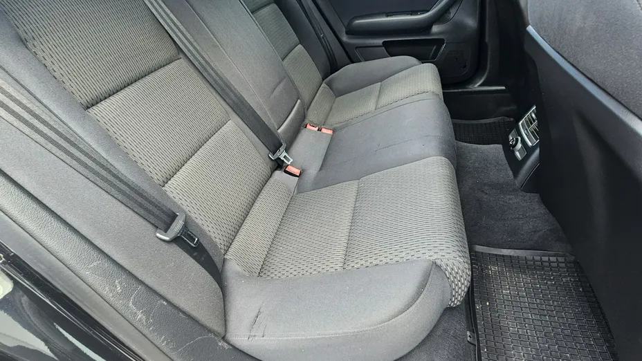 AUDI A6 -