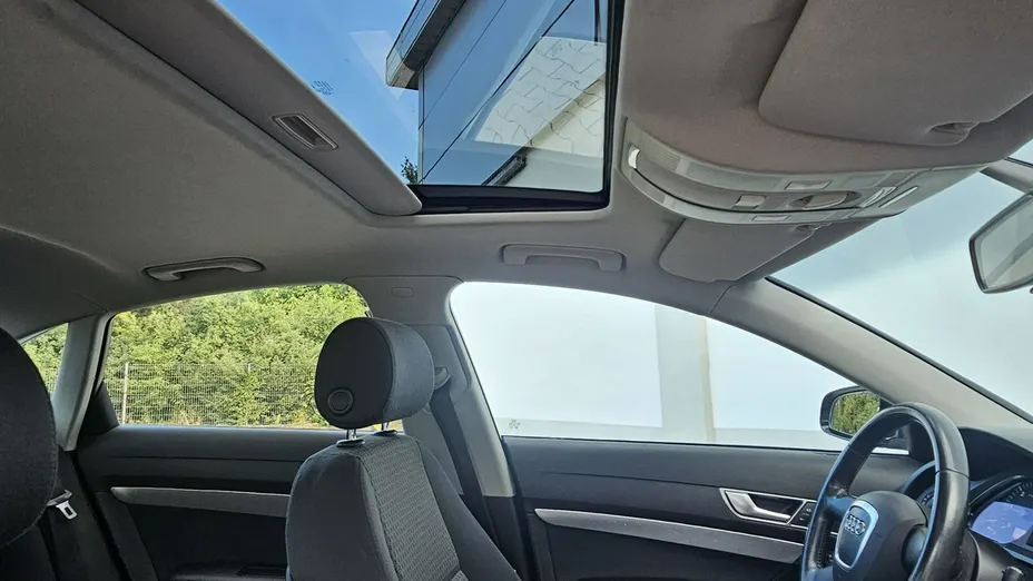 AUDI A6 -