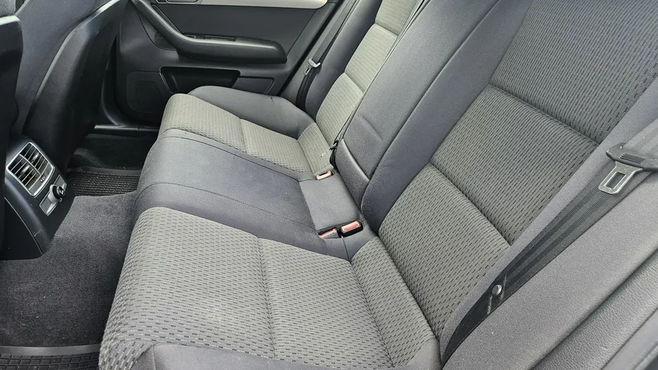 AUDI A6 -