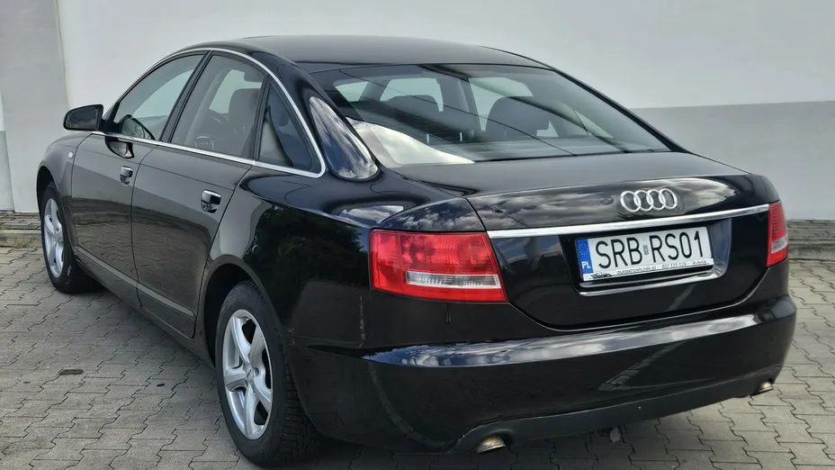 AUDI A6 -