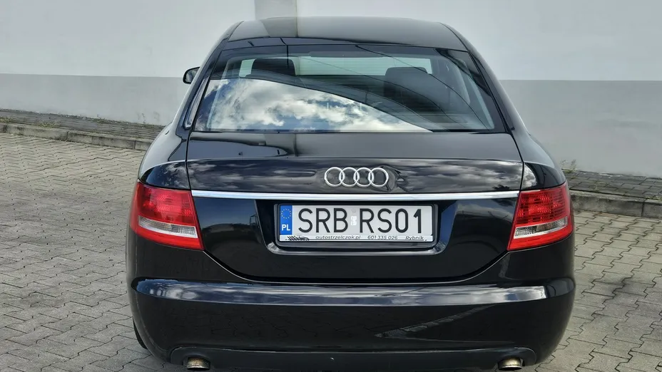 AUDI A6 -