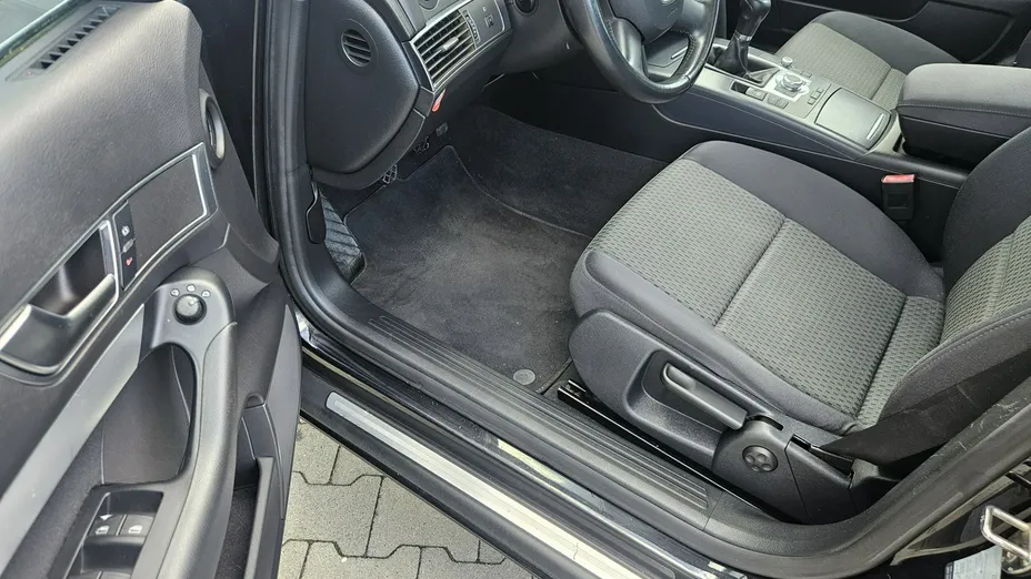 AUDI A6 -