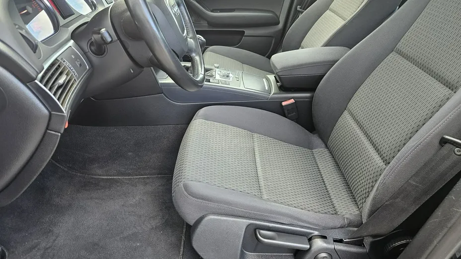 AUDI A6 -