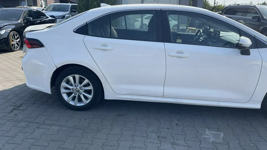 TOYOTA Corolla -