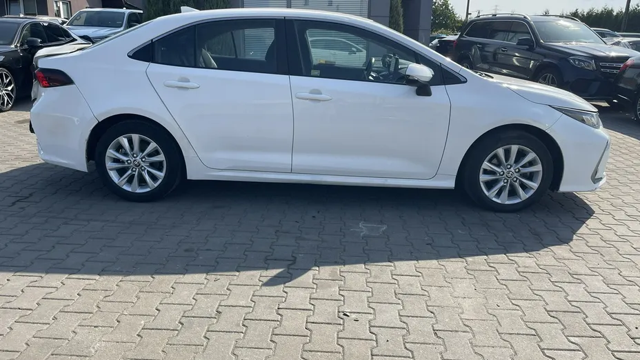 TOYOTA Corolla -