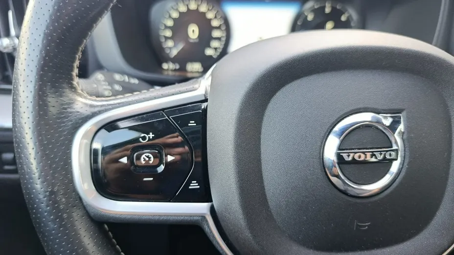 VOLVO XC60 -