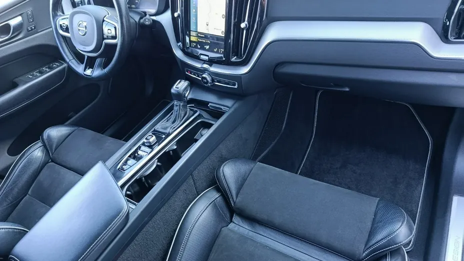 VOLVO XC60 -