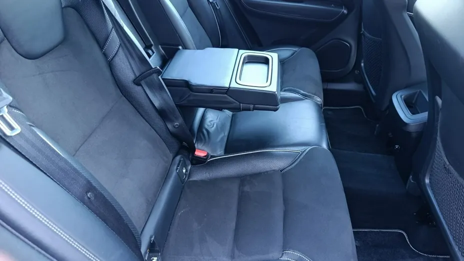 VOLVO XC60 -