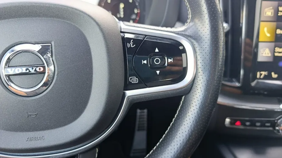 VOLVO XC60 -