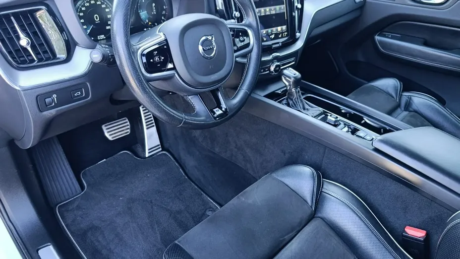 VOLVO XC60 -