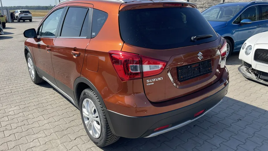 SUZUKI S-Cross -