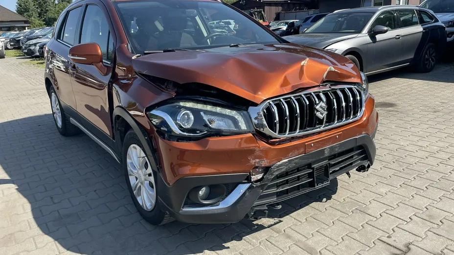 SUZUKI S-Cross -