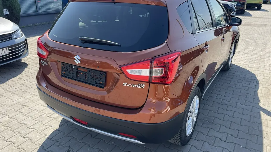 SUZUKI S-Cross -