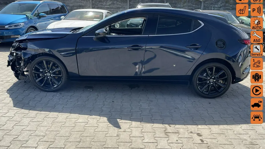 MAZDA 3 -