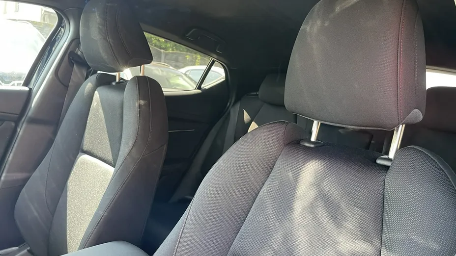 MAZDA 3 -
