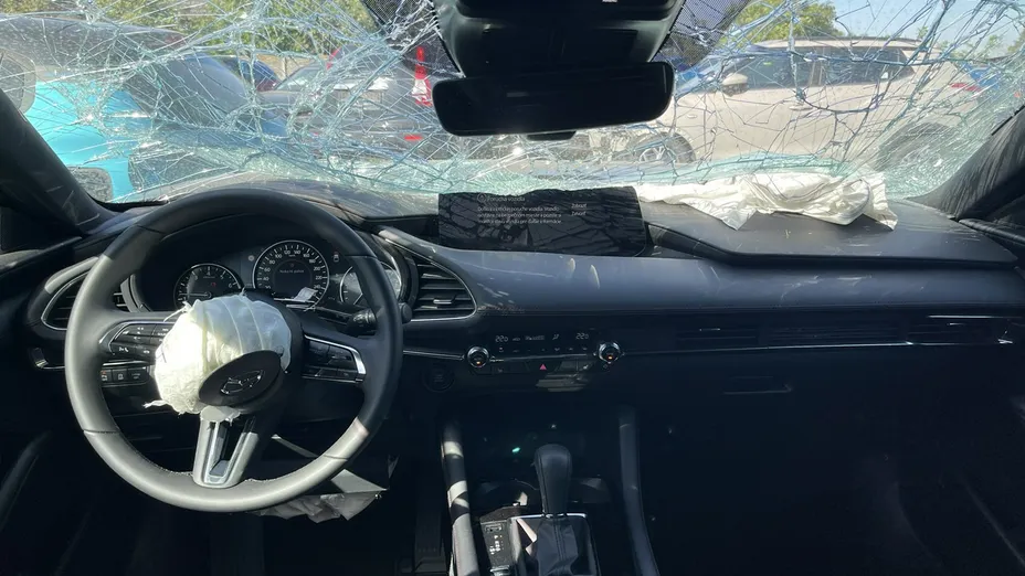 MAZDA 3 -