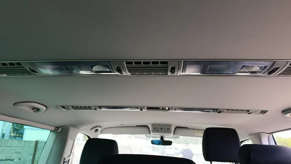 VOLKSWAGEN Transporter -