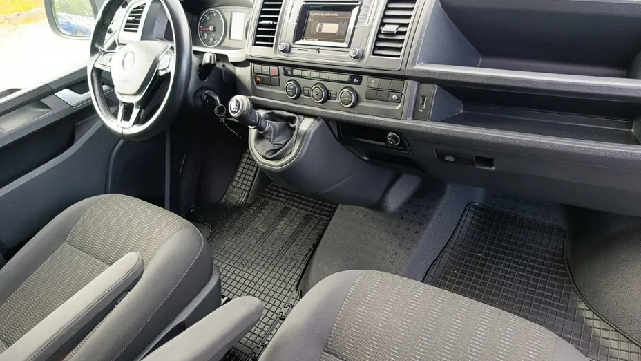 VOLKSWAGEN Transporter -