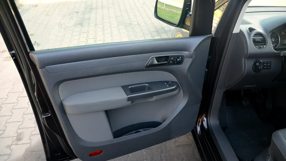 VOLKSWAGEN Caddy -