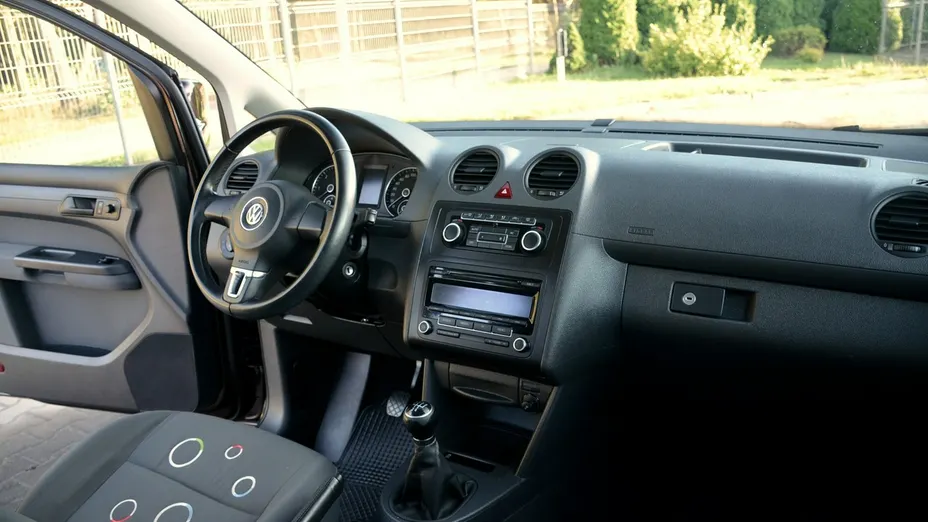 VOLKSWAGEN Caddy -
