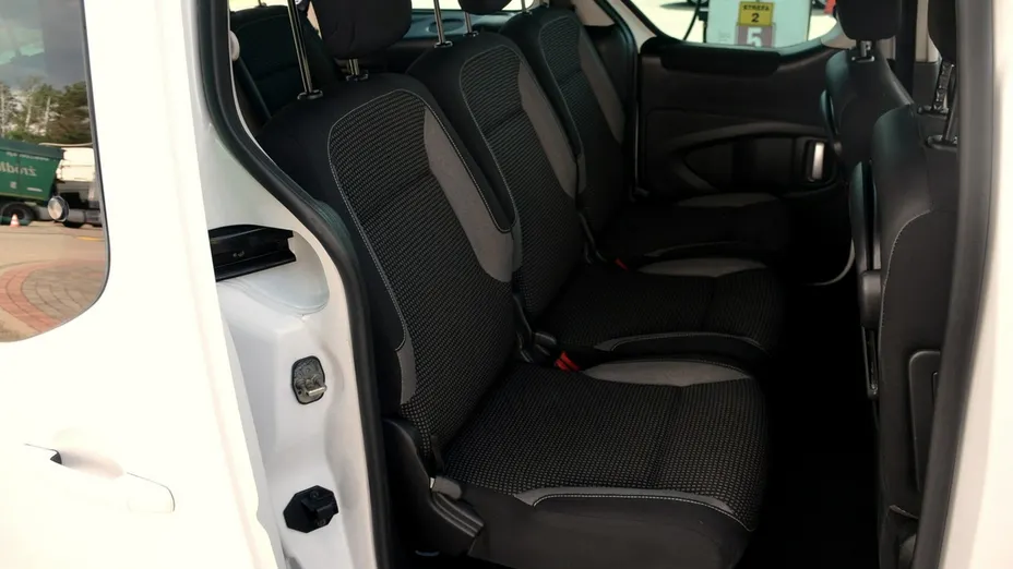 PEUGEOT Partner -