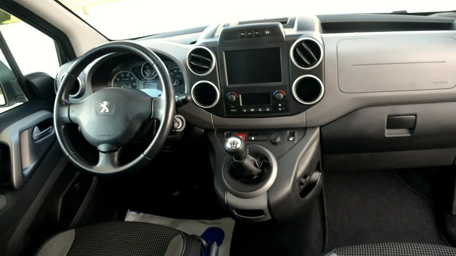 PEUGEOT Partner -
