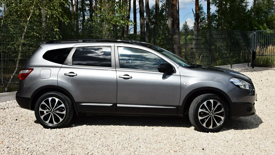 NISSAN Qashqai+2 -