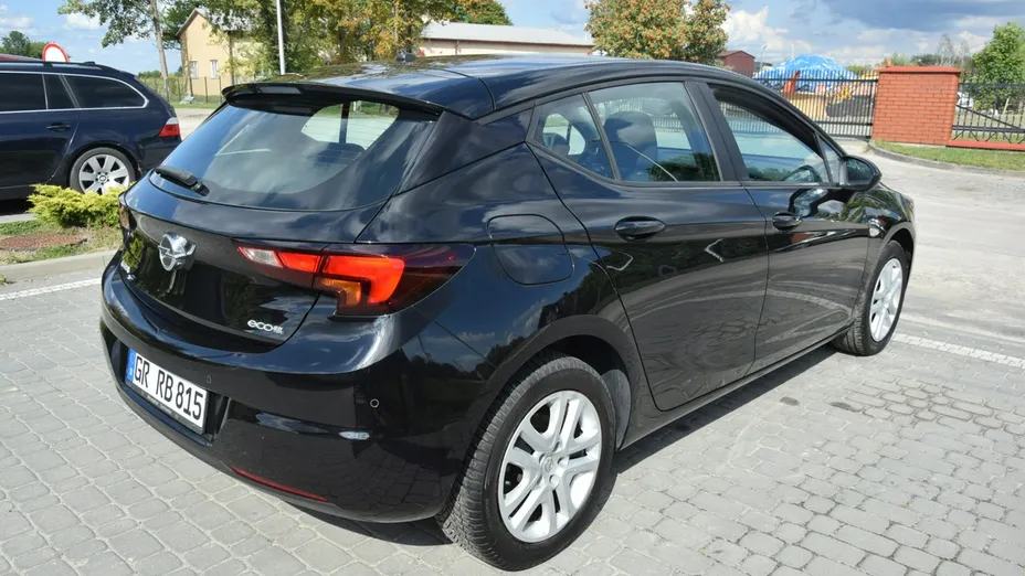 OPEL Astra -