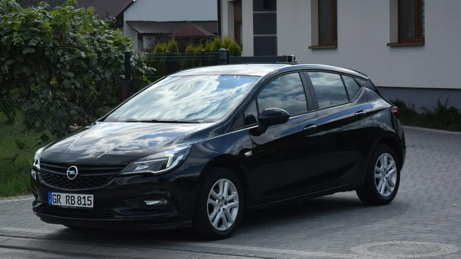 OPEL Astra -
