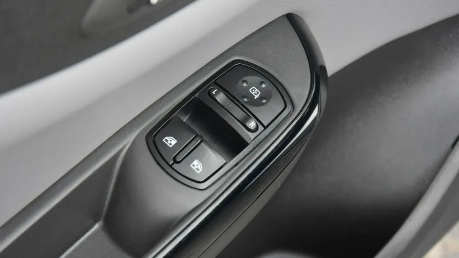 OPEL Corsa -