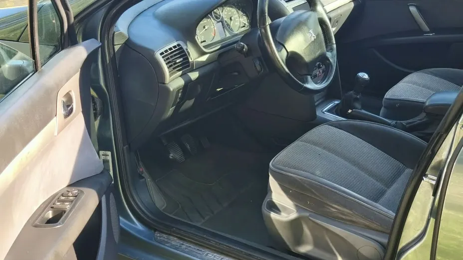 PEUGEOT 407 -