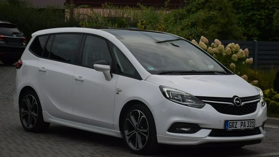 OPEL Zafira -