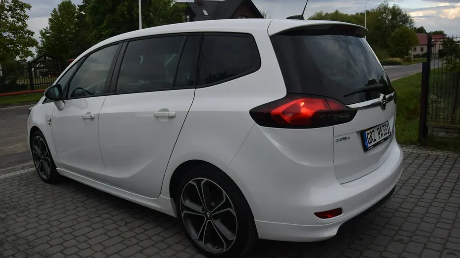 OPEL Zafira -