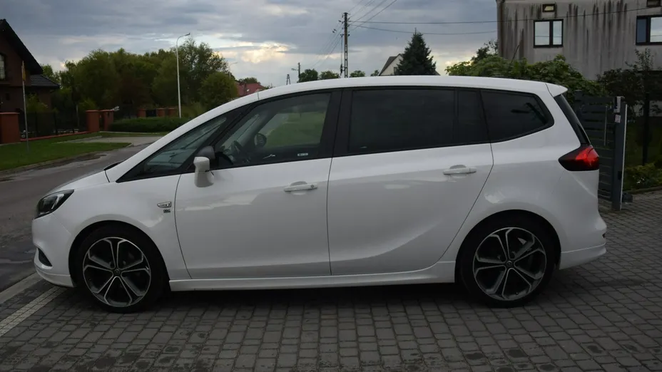 OPEL Zafira -