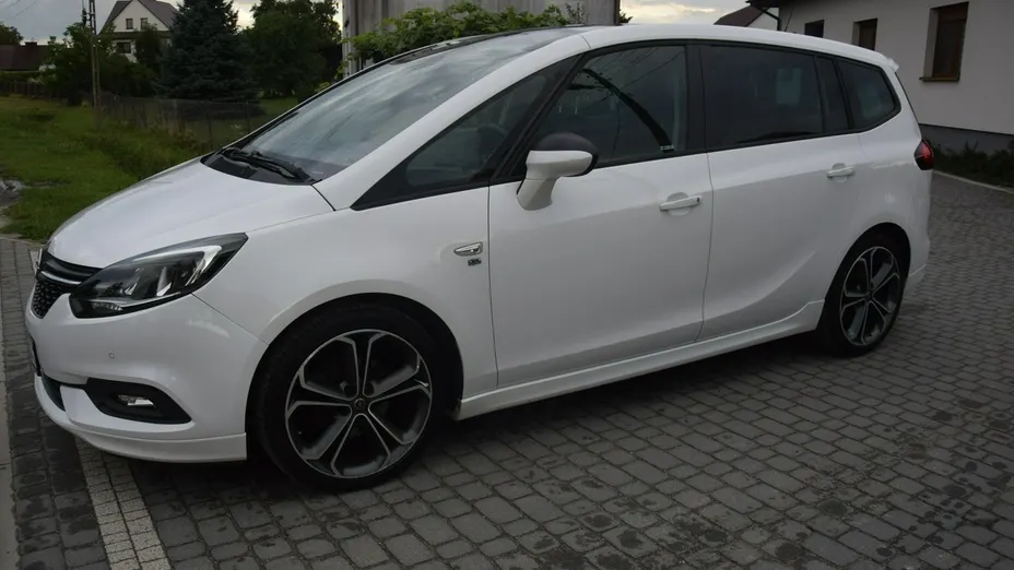 OPEL Zafira -
