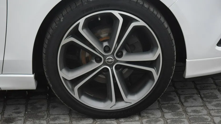 OPEL Zafira -