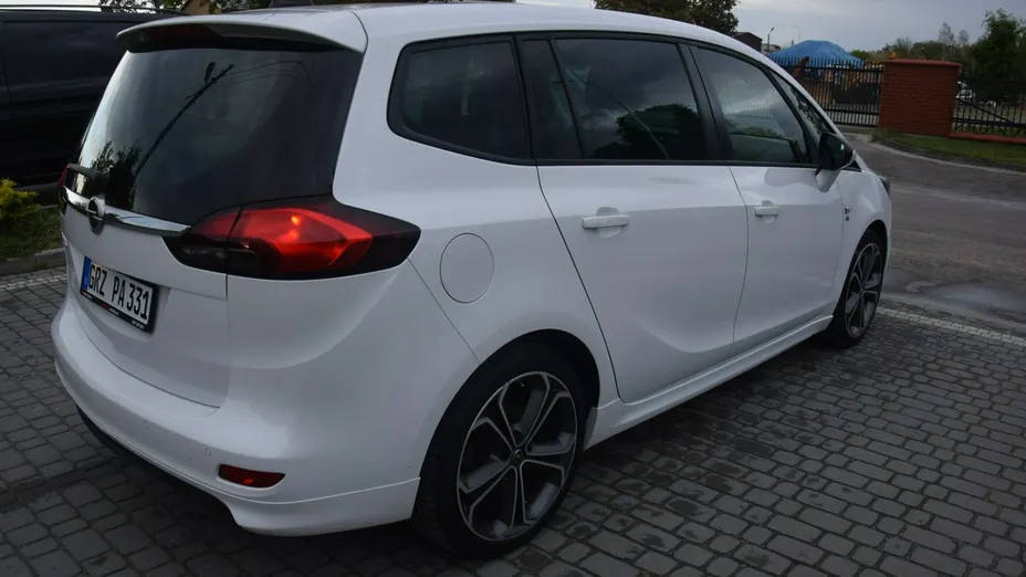 OPEL Zafira -