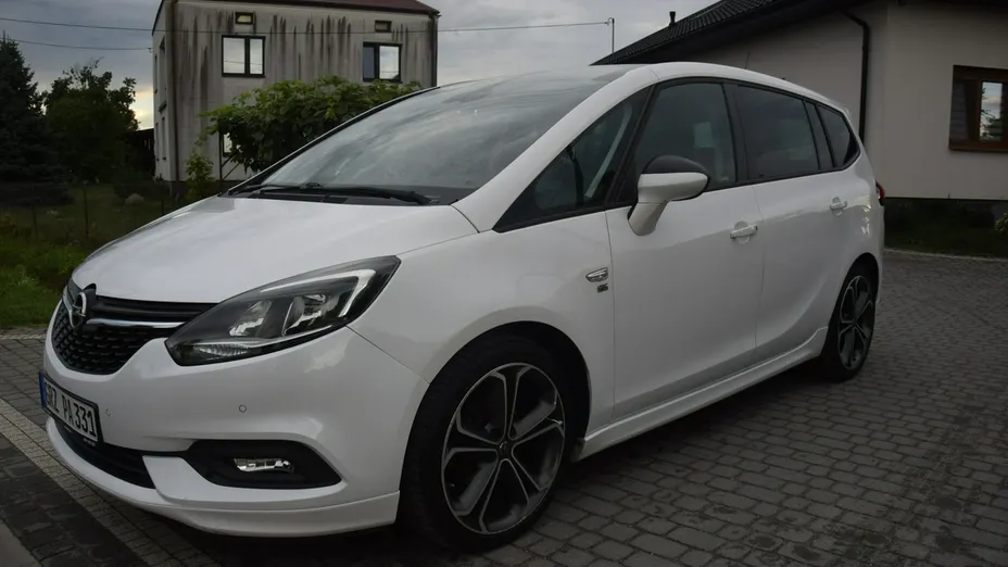 OPEL Zafira -