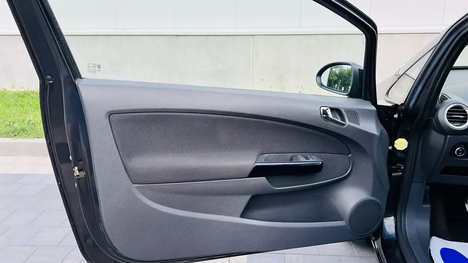 OPEL Corsa -