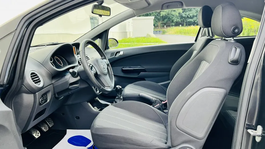 OPEL Corsa -