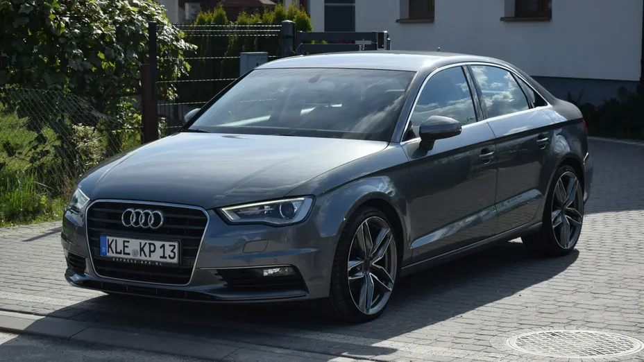 AUDI A3 Limousine -