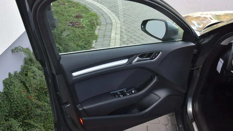 AUDI A3 Limousine -