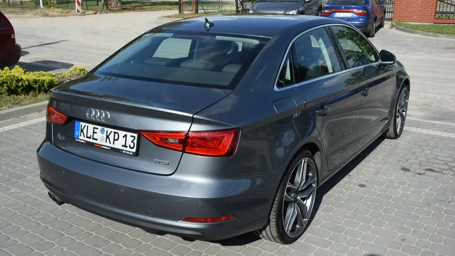 AUDI A3 Limousine -