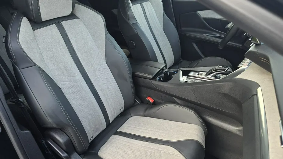 PEUGEOT 3008 -